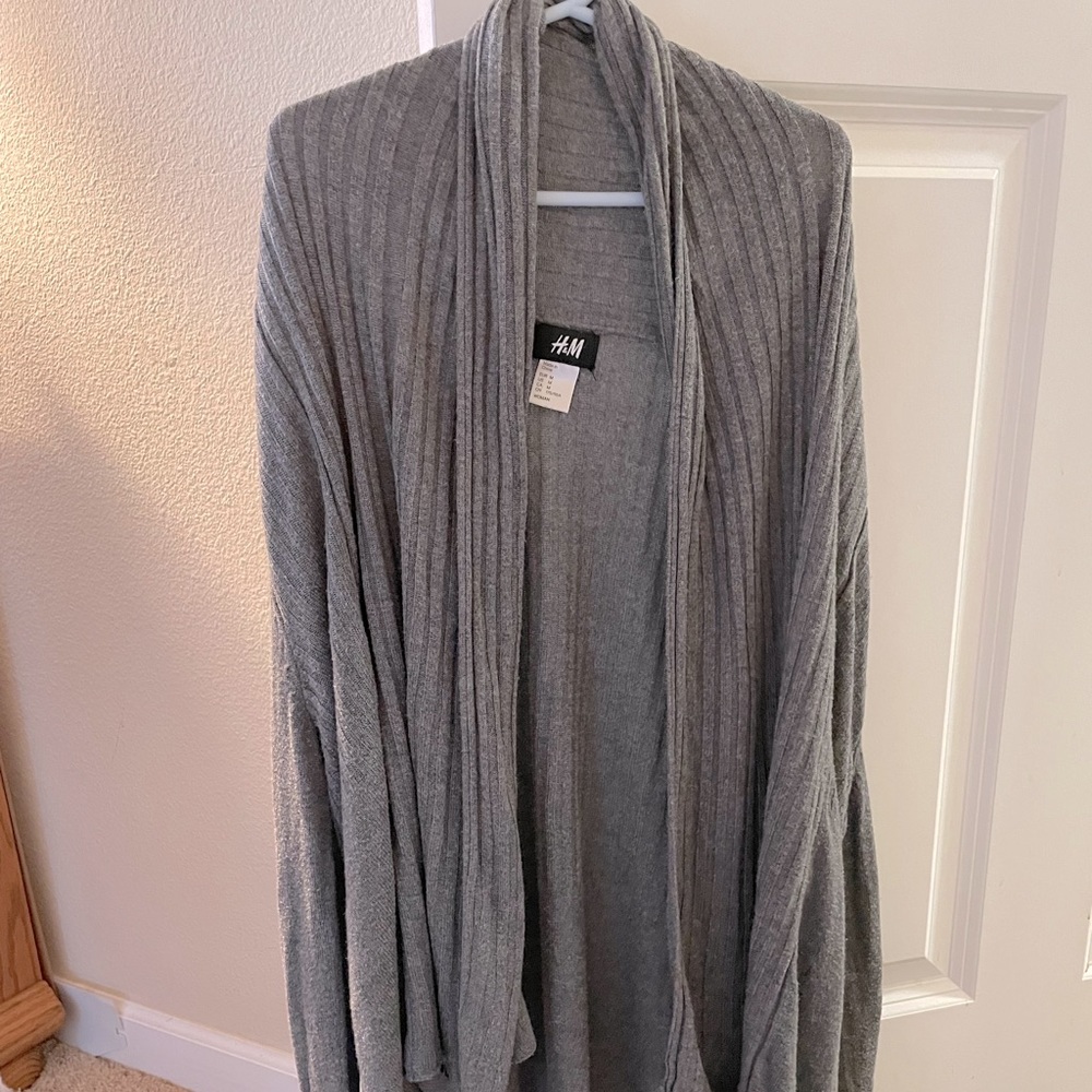 H&M grey cardigan